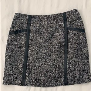 Banana Republic black/white skirt, leather detail